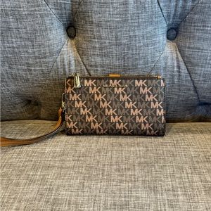Michael Kors wristlet wallet